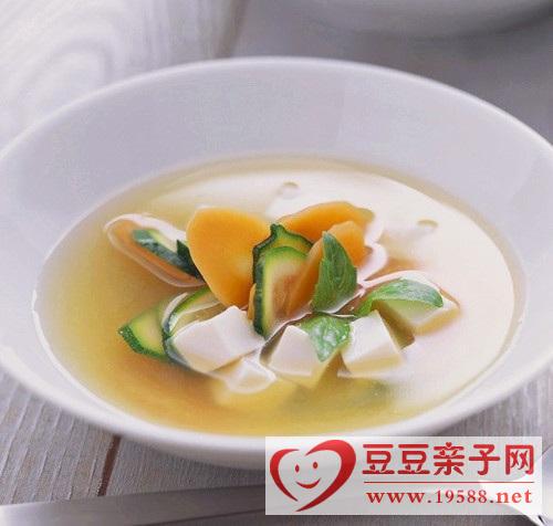 黄瓜豆腐汤、番茄玉米汤等消暑美食制作方法