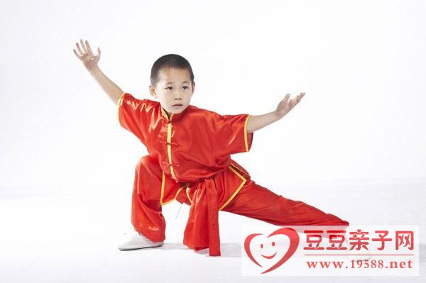 儿童学习武术的的好处，儿童4岁后适合学武术
