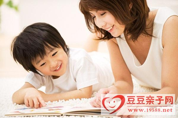 父母多陪伴孩子有利成长父母如何做中国榜样父母