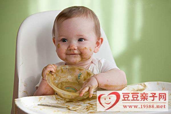 宝宝营养辅食食谱：红枣水果泥、蛋黄粥等做法