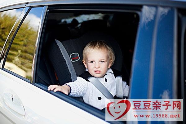孩子单独在车里，有哪些危险，不能把孩子单独留在车里