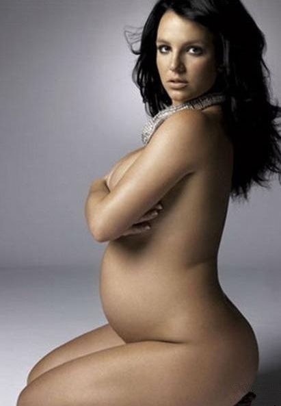 小甜甜布兰妮全裸为Allure杂志拍摄封面，裸照登出后却引来了不少骂名。